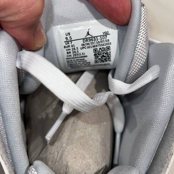 Jordan Jumpman Two Trey, white/gold, Brand new, #DR9631 107 - F12 - Picture 11 of 14